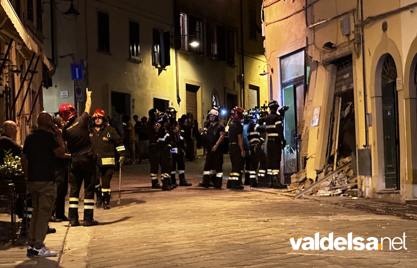 Poggibonsi, frana in un palazzo in Via Maestra